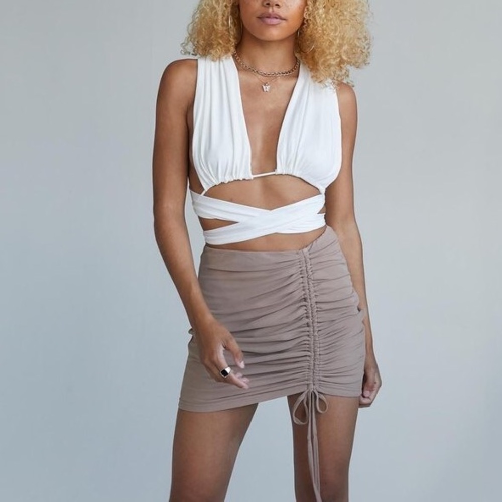 🆕 Princess Polly Rochella Top - Picture 4 of 9